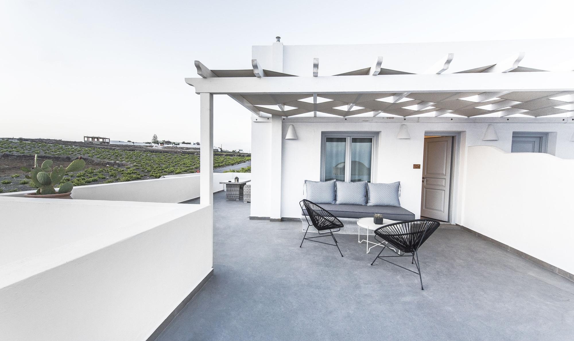 Impressive One Hotel Ormos Athinios Exterior photo