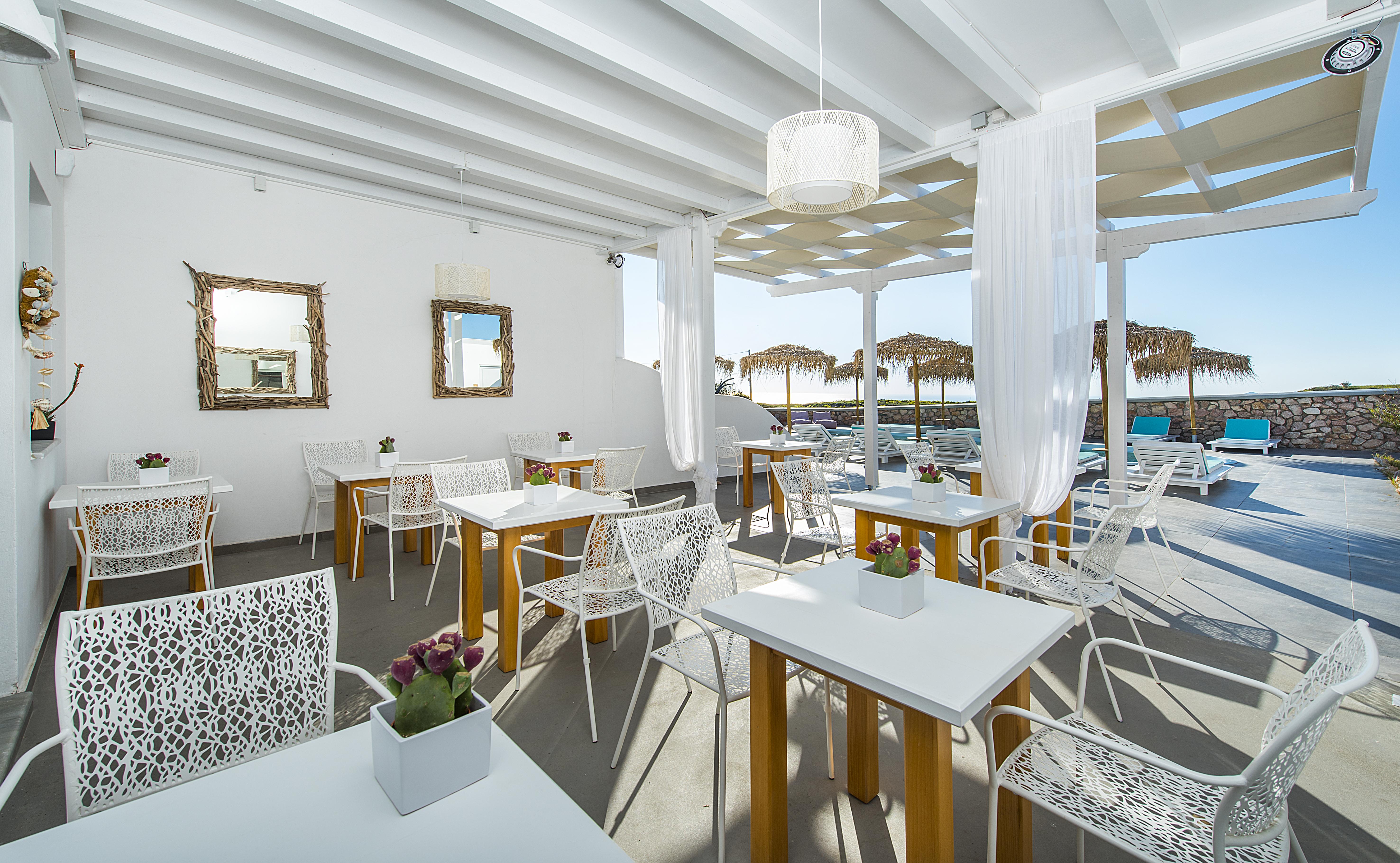 Impressive One Hotel Ormos Athinios Exterior photo