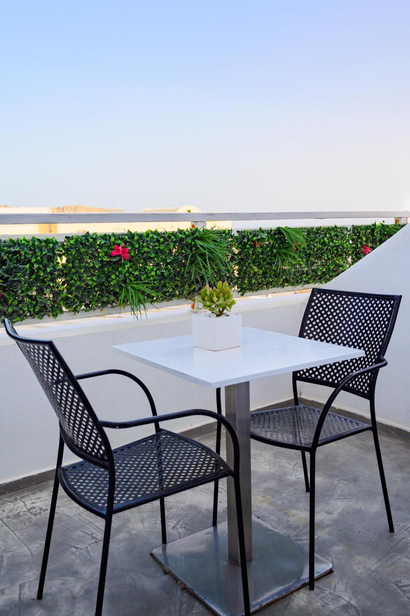 Impressive One Hotel Ormos Athinios Exterior photo