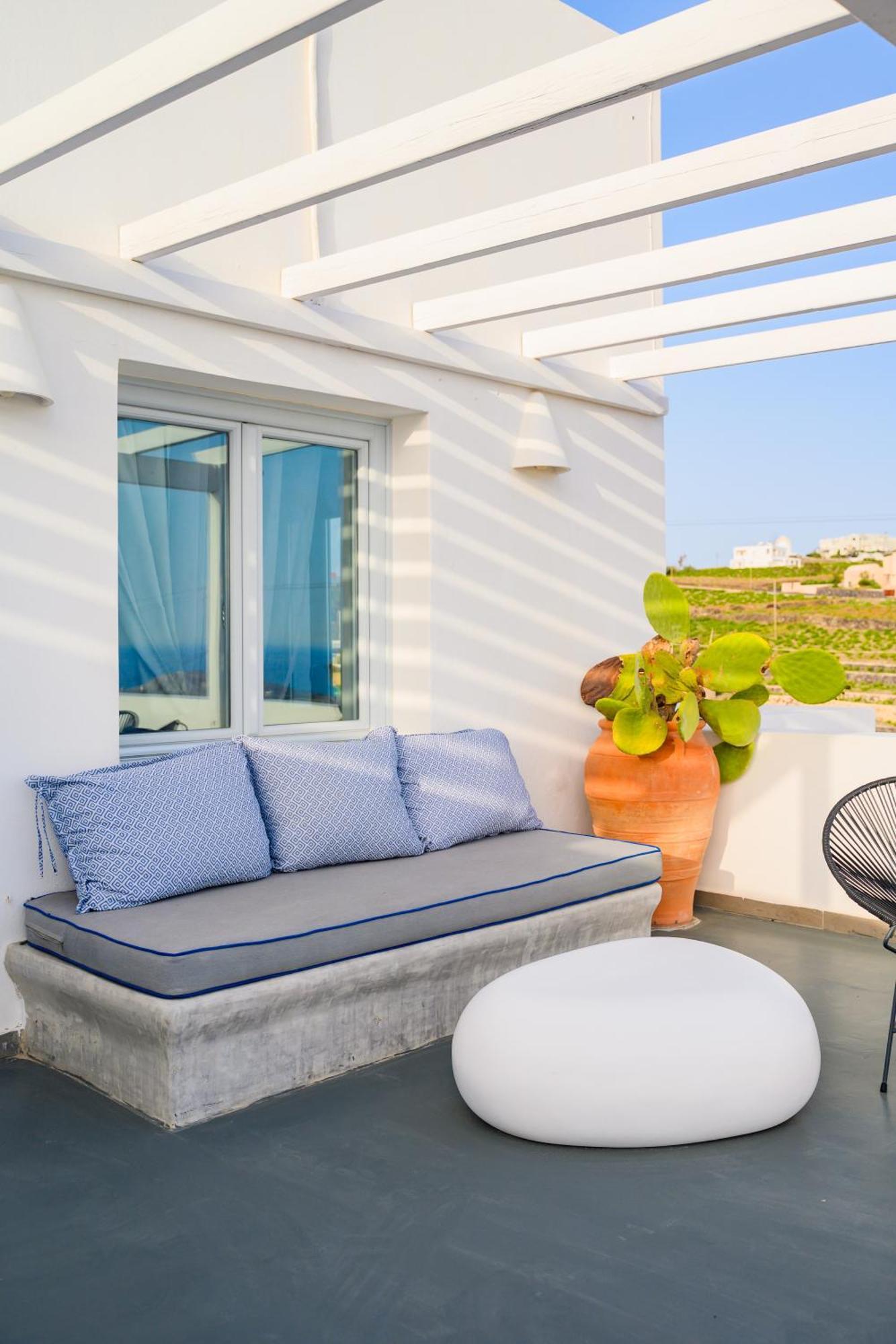 Impressive One Hotel Ormos Athinios Exterior photo
