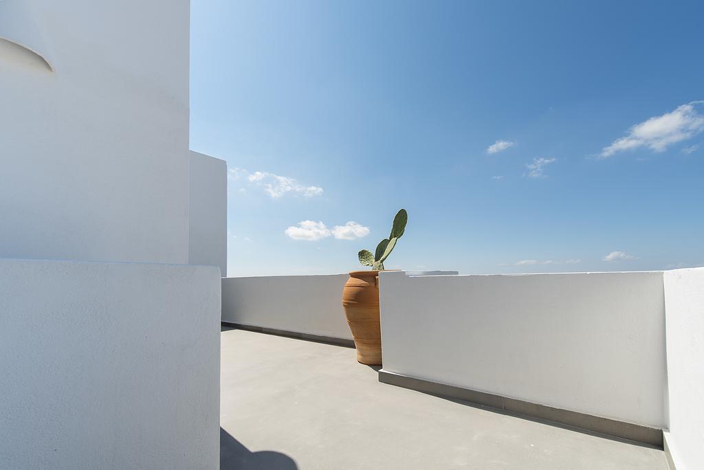 Impressive One Hotel Ormos Athinios Exterior photo