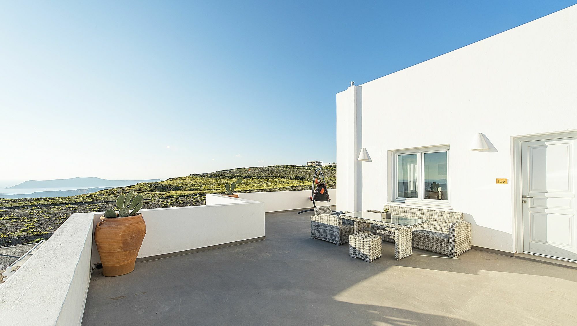 Impressive One Hotel Ormos Athinios Exterior photo