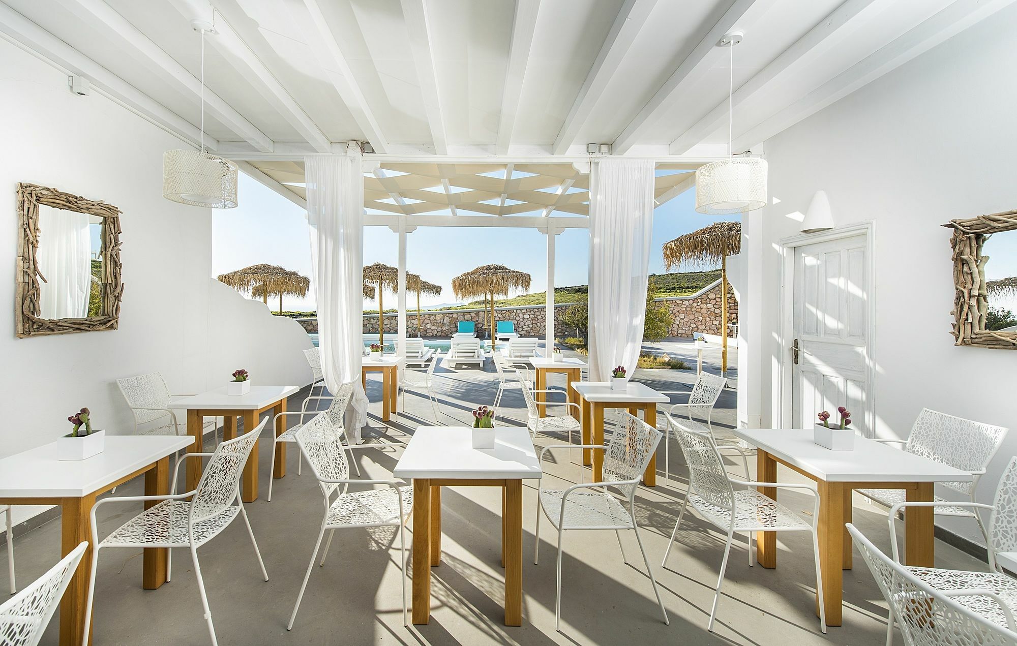 Impressive One Hotel Ormos Athinios Exterior photo