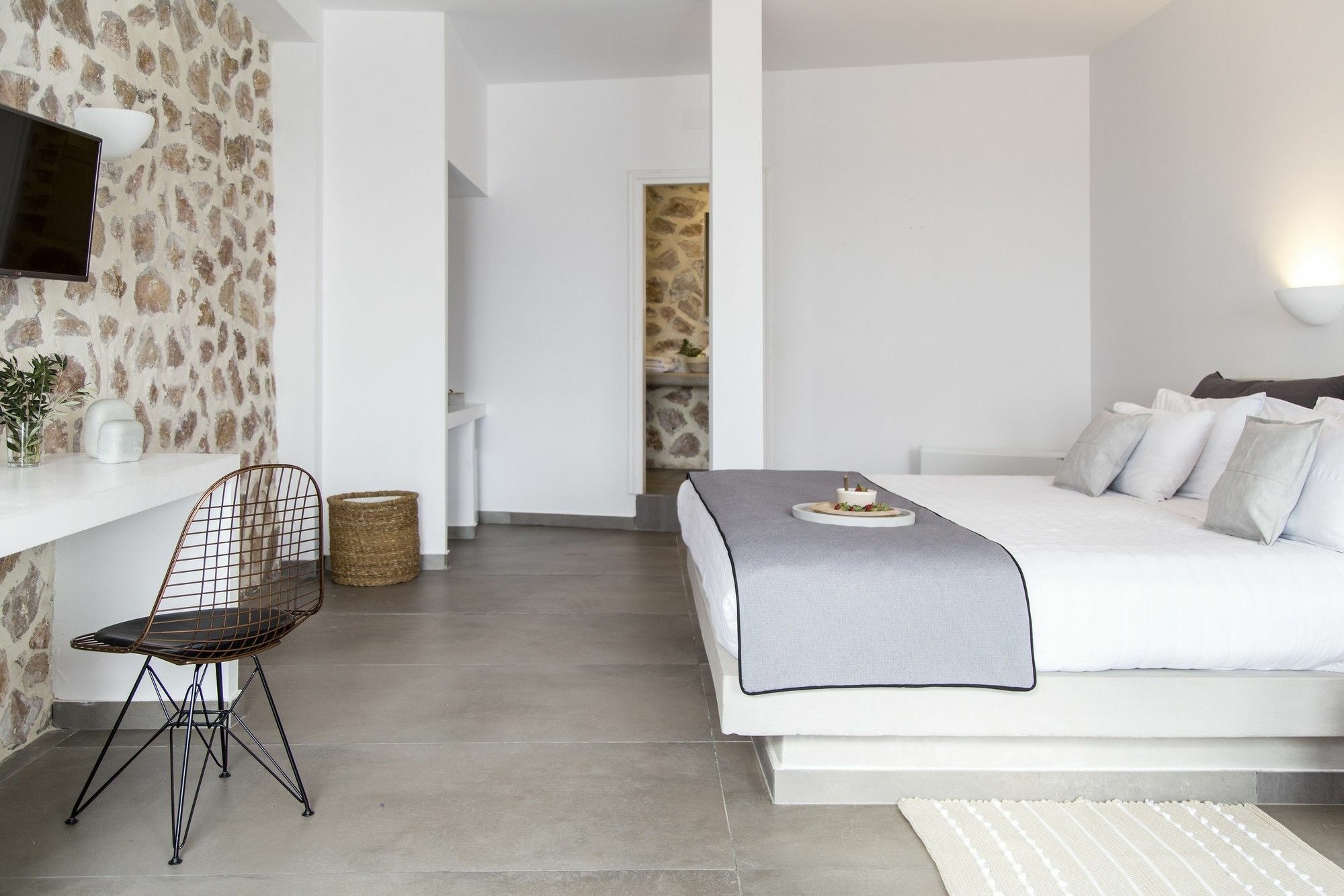 Impressive One Hotel Ormos Athinios Exterior photo